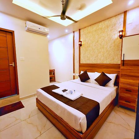 Hotel Apsara Residency à Perintalmanna Extérieur photo
