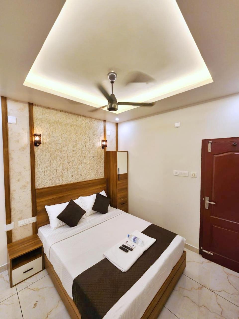 Hotel Apsara Residency à Perintalmanna Extérieur photo